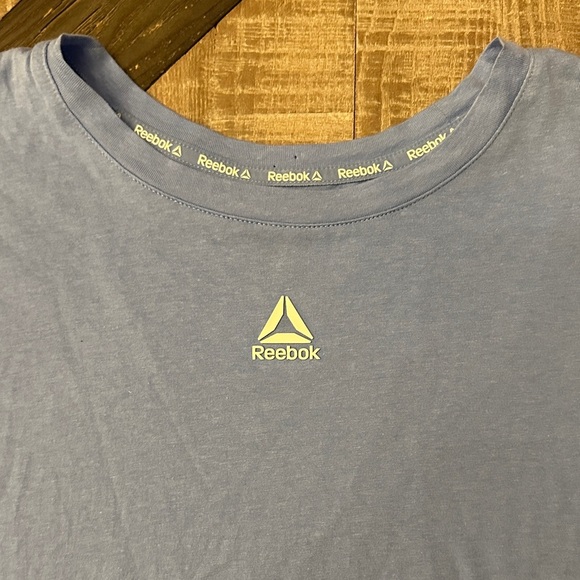 Reebok women’s t shirt 💙 - Picture 2 of 3